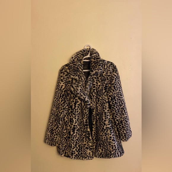 DYNAMITE BRAND, FAUX FUR, COMFY FALL/WINTER CAUSAL COAT - Picture 1 of 1